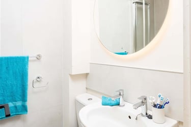 1 bed flat, Crown Station Place, Georgian Quarter, Liverpool, L73LA - Image 7